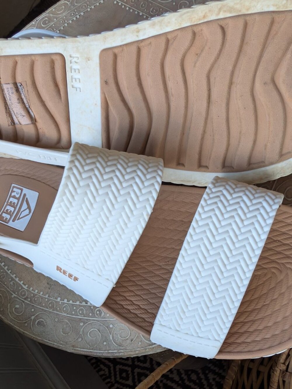 Reef sandals - Picture 2 of 6